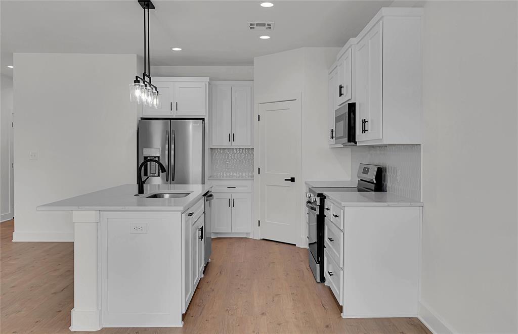 806 S Avenue Q Property Photo 14