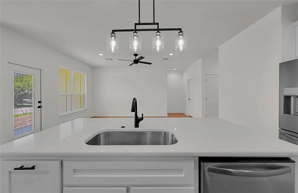 806 S Avenue Q Property Photo 17