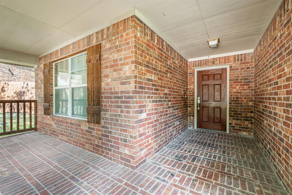 8428 Sonnet Drive Property Photo 4