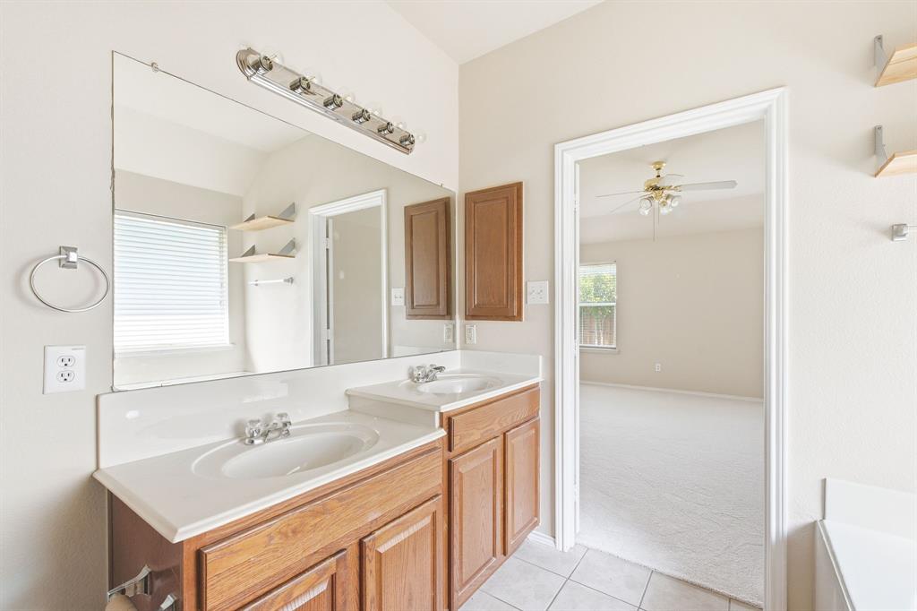 8428 Sonnet Drive Property Photo 14