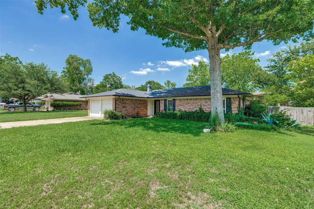 914 S Hyde Park Avenue Property Photo 1