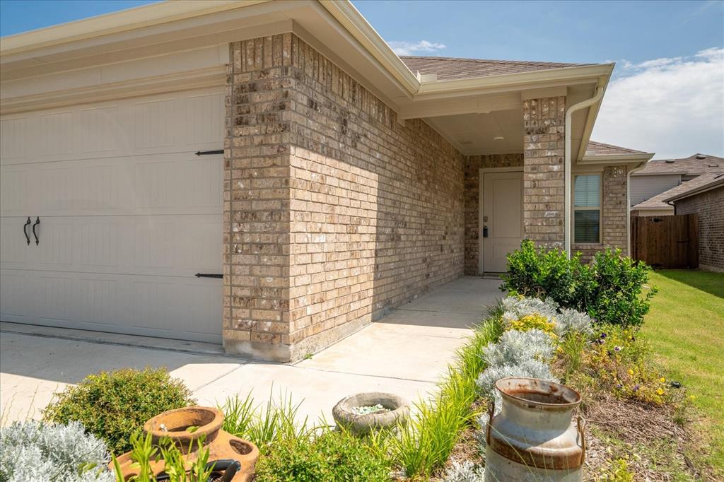 900 Shear Drive Property Photo 1
