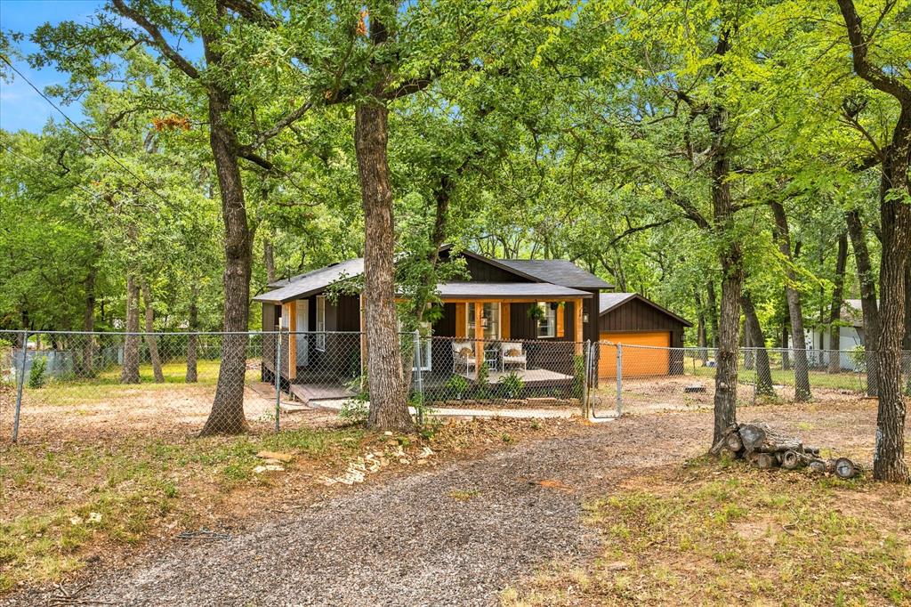 417 Shady Trail Property Photo 3