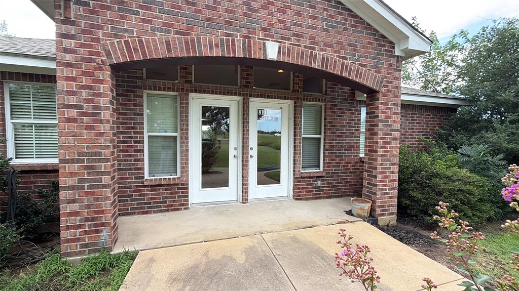8111 S Us Highway 75 200 Property Photo 2