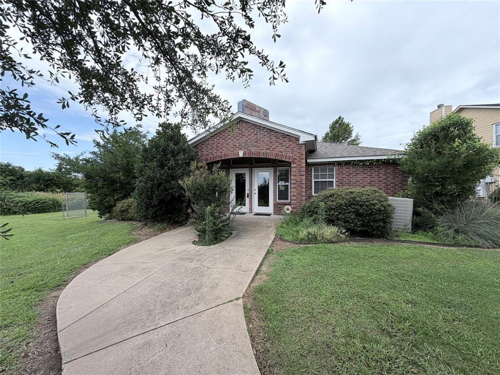 8111 S Us Highway 75 200 Property Photo 3