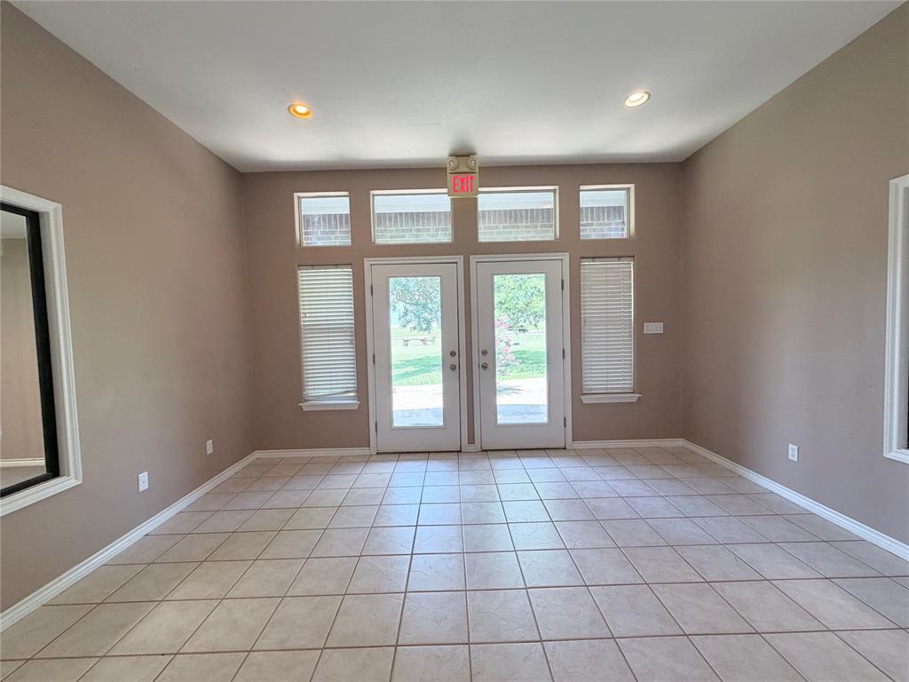 8111 S Us Highway 75 200 Property Photo 10