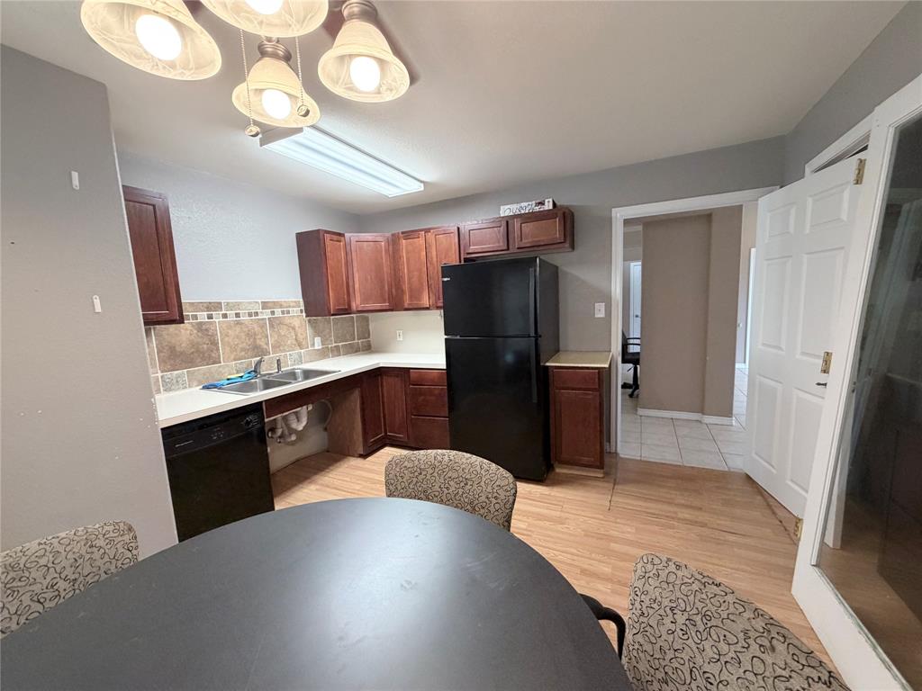 8111 S Us Highway 75 200 Property Photo 12