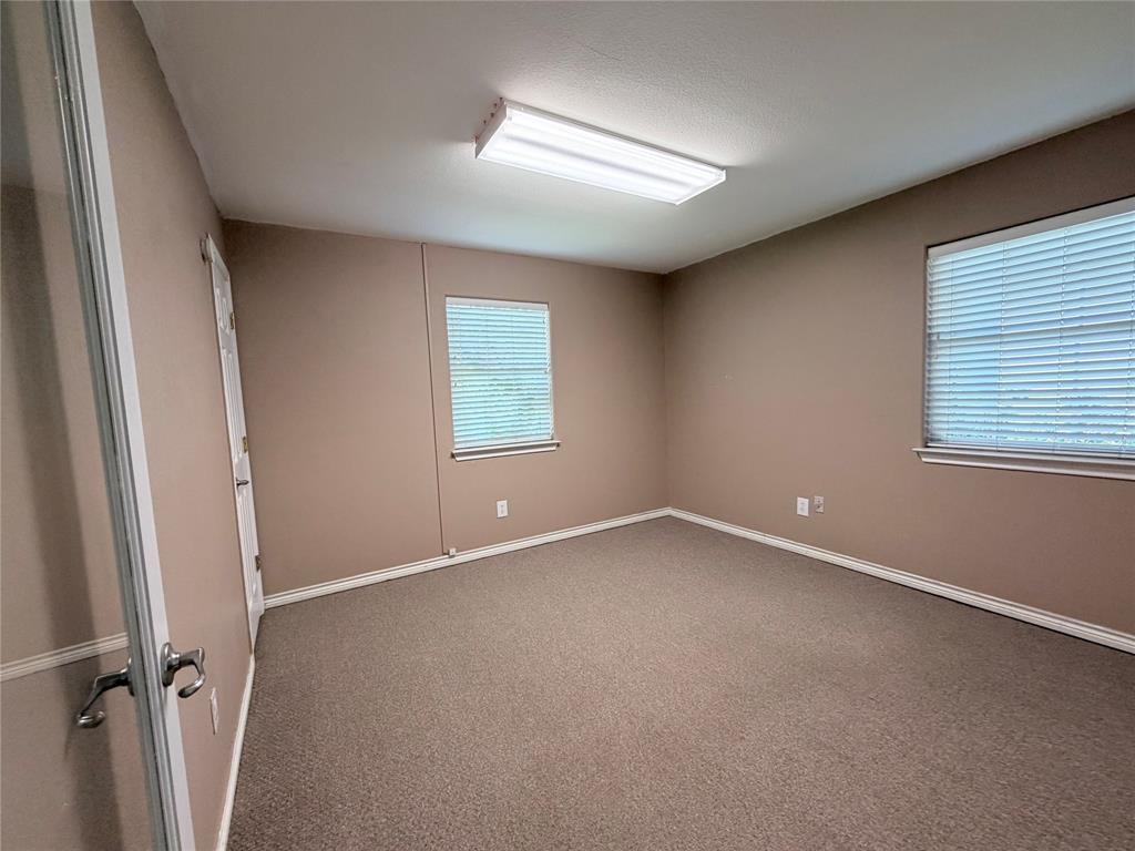 8111 S Us Highway 75 200 Property Photo 14