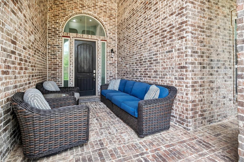 208 Equestrian Road Property Photo 3