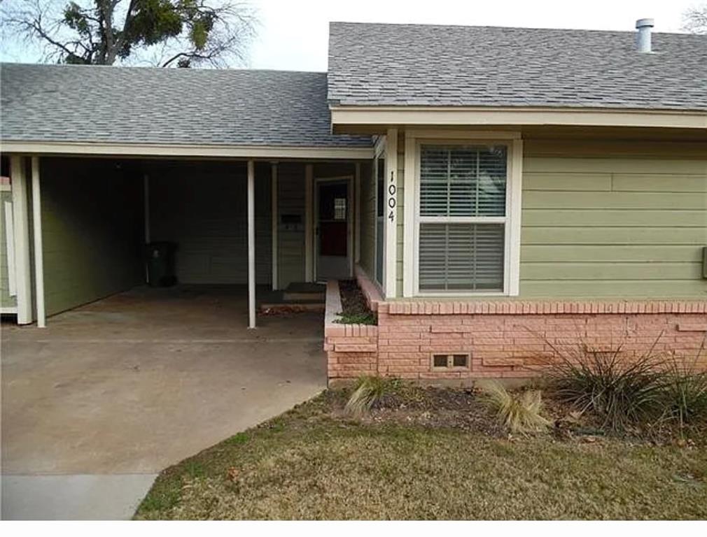 1004 W Wall Street Property Photo 1