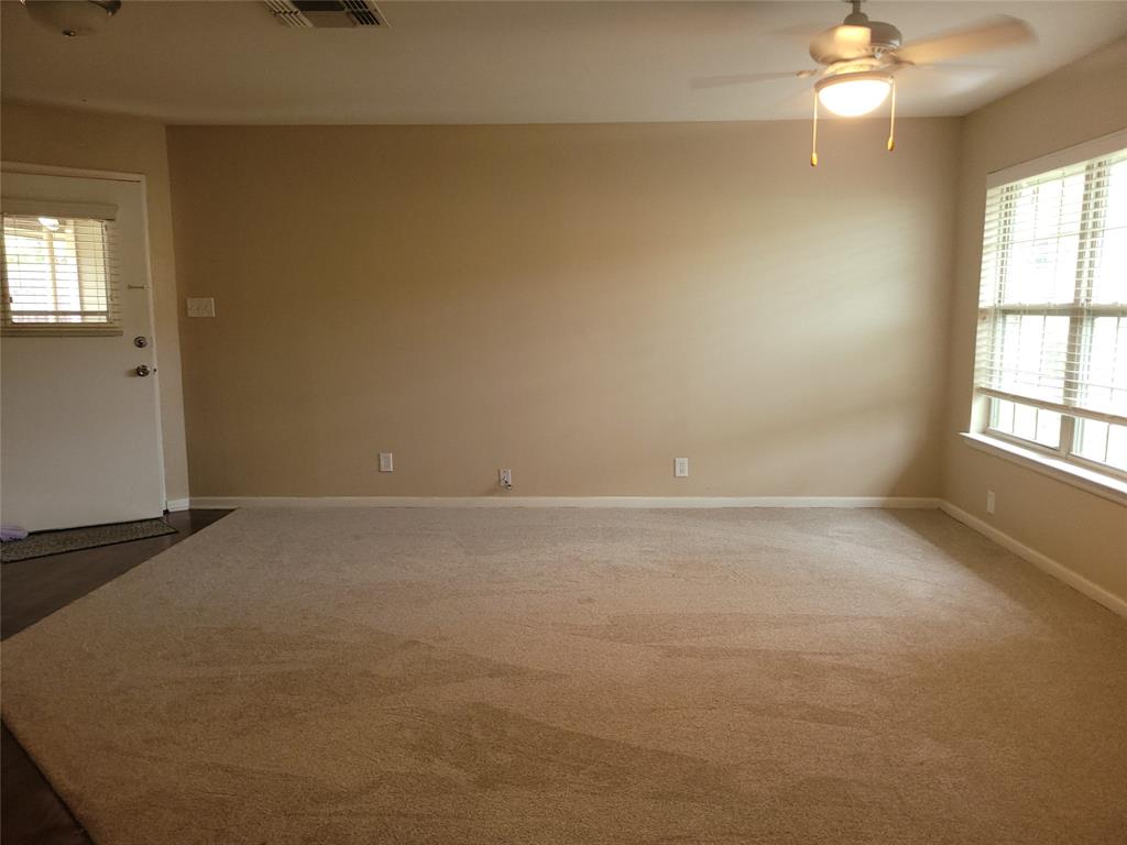 1004 W Wall Street Property Photo 2