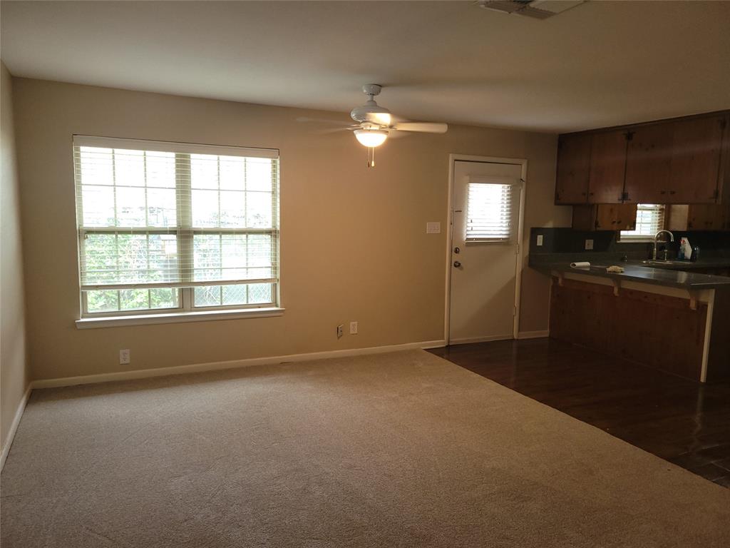 1004 W Wall Street Property Photo 3