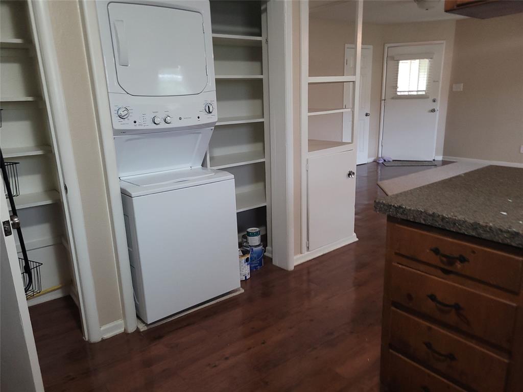 1004 W Wall Street Property Photo 5