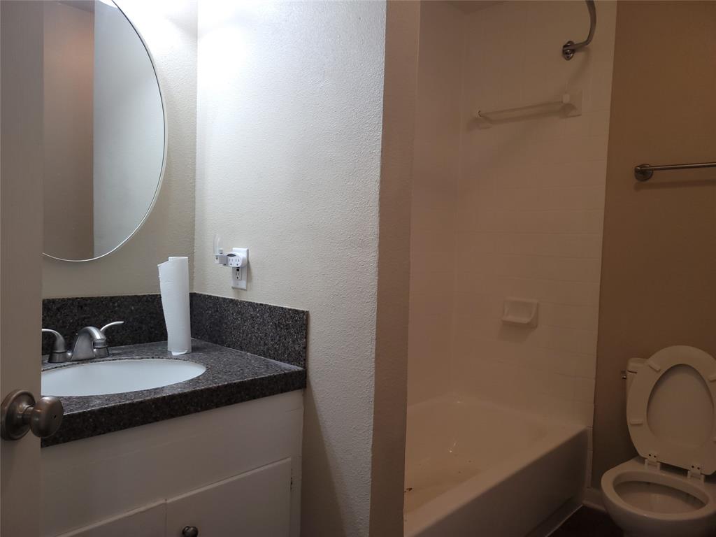 1004 W Wall Street Property Photo 10