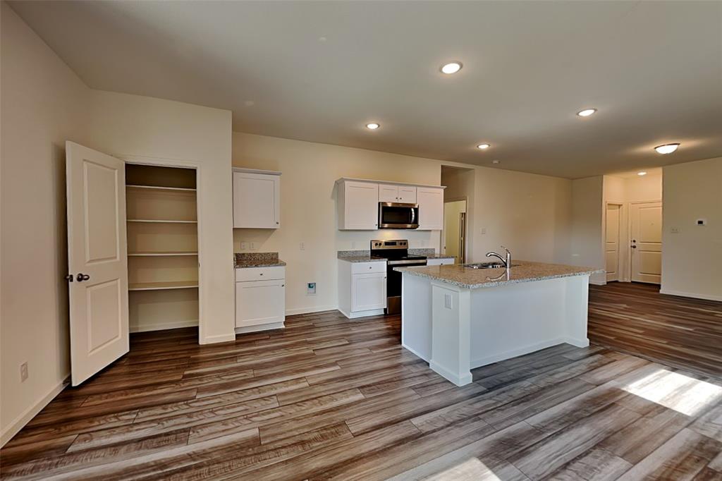 617 Colgate Circle Property Photo 4