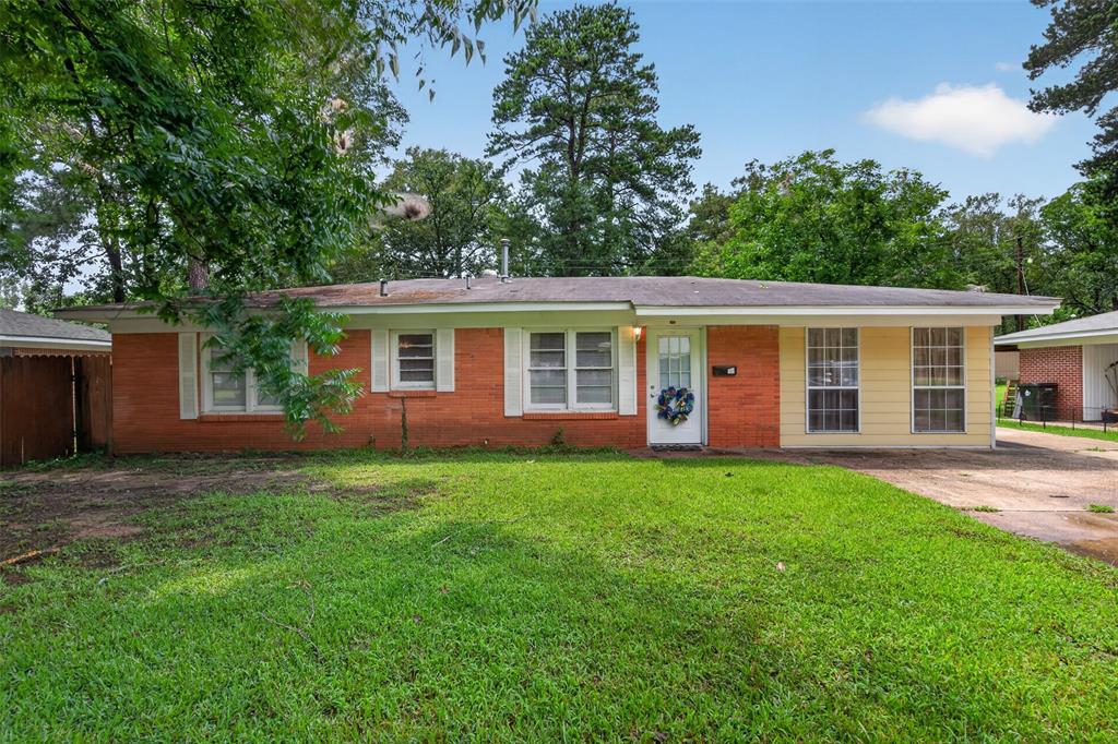 305 8th Street Property Photo 1