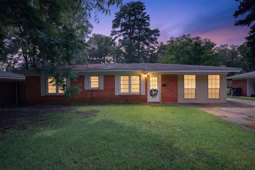 305 8th Street Property Photo 2
