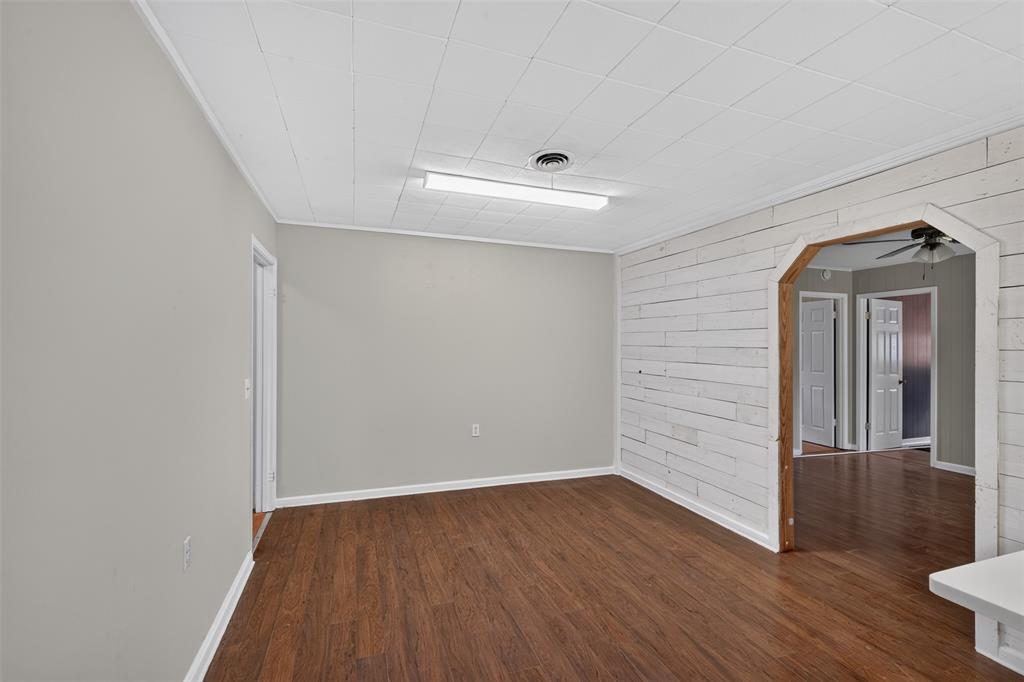305 8th Street Property Photo 7