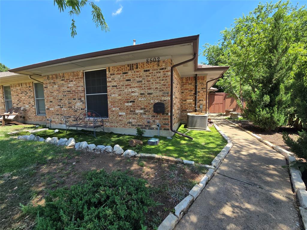8502 Hawthorne Street Property Photo 28
