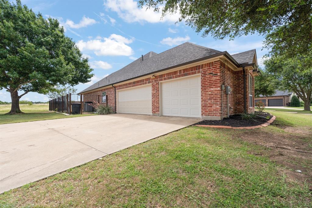 2211 Nottaway Drive Property Photo 3