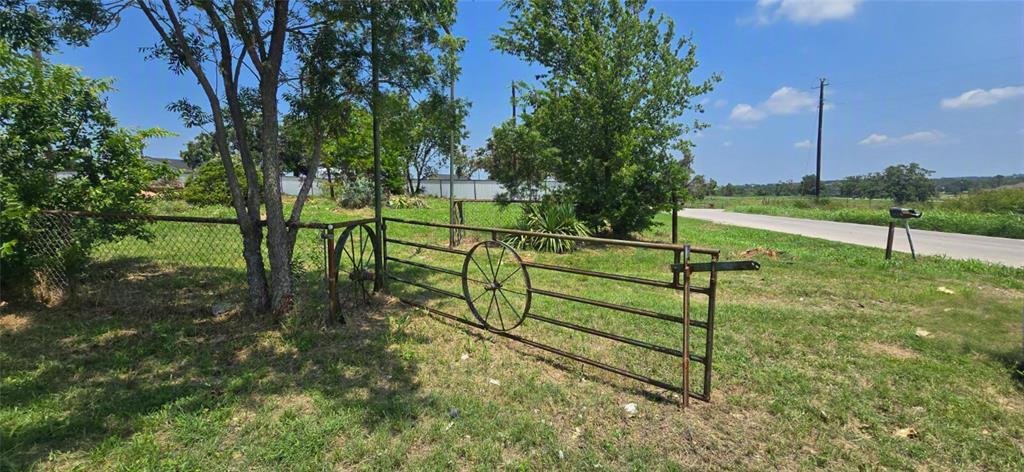 251 Rhoades Lane Property Photo 1