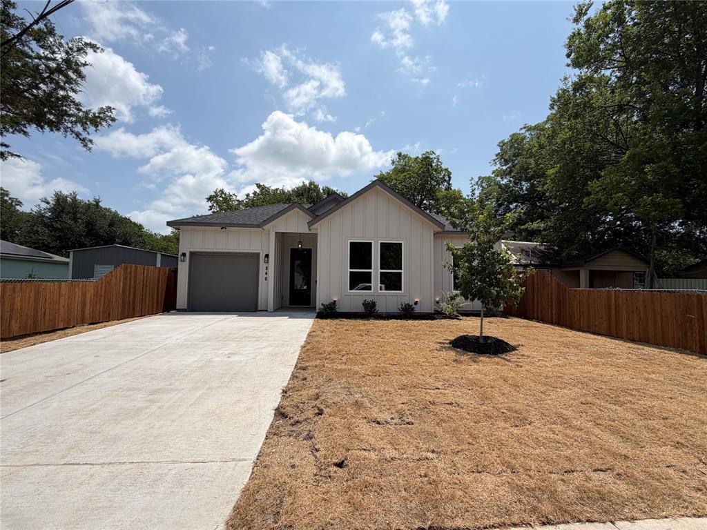 846 Holcomb Road Property Photo 1