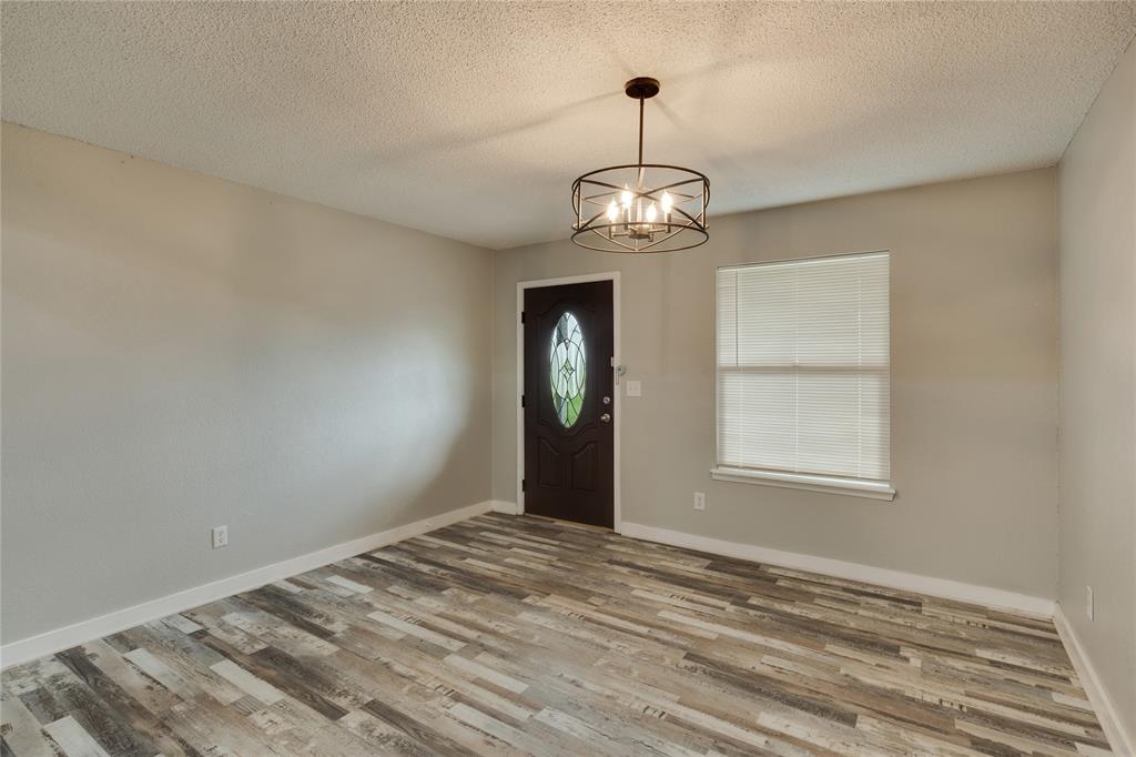 717 N West Avenue Property Photo 9