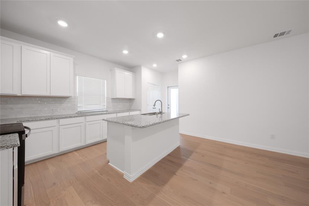 2619 Hawkins Street Property Photo 5