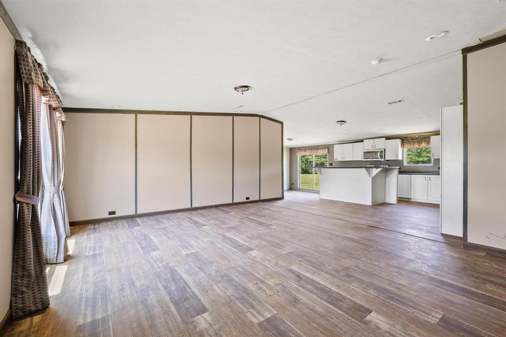 225 Hemby Way Property Photo 8