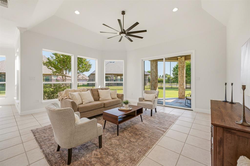 2414 Vineyard Drive Property Photo 16