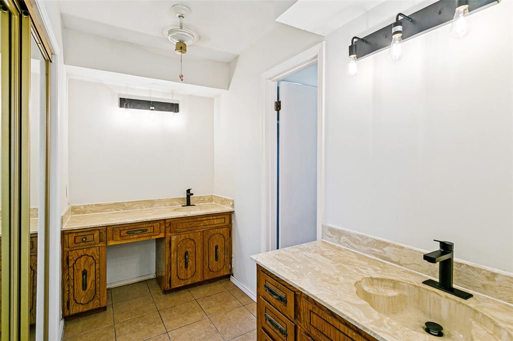 333 W Louella Drive Property Photo 17