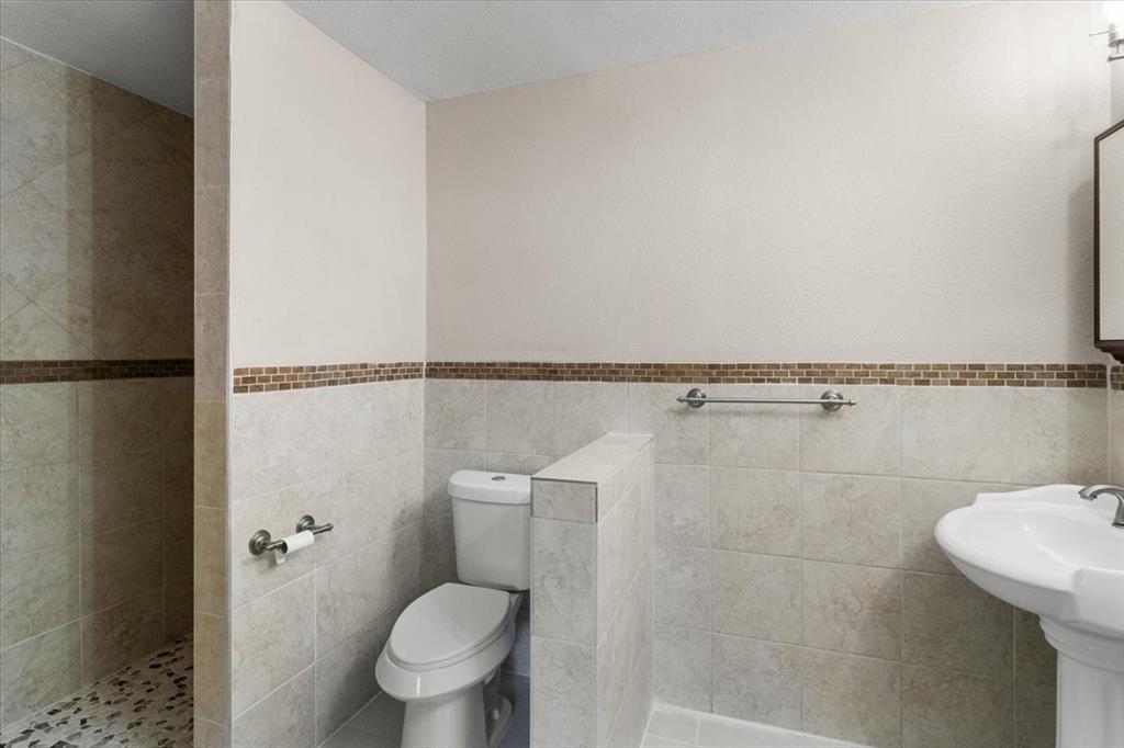 6000 Monterrey Drive Property Photo 16