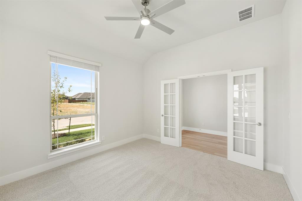 553 Red Maple Road Property Photo 7