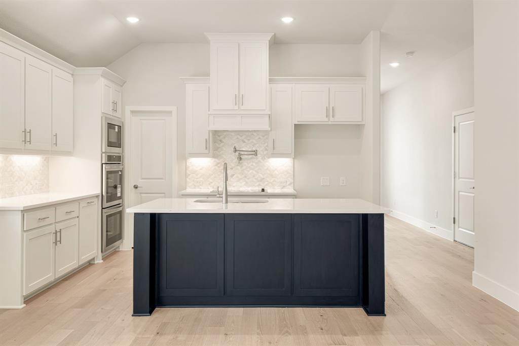 553 Red Maple Road Property Photo 10