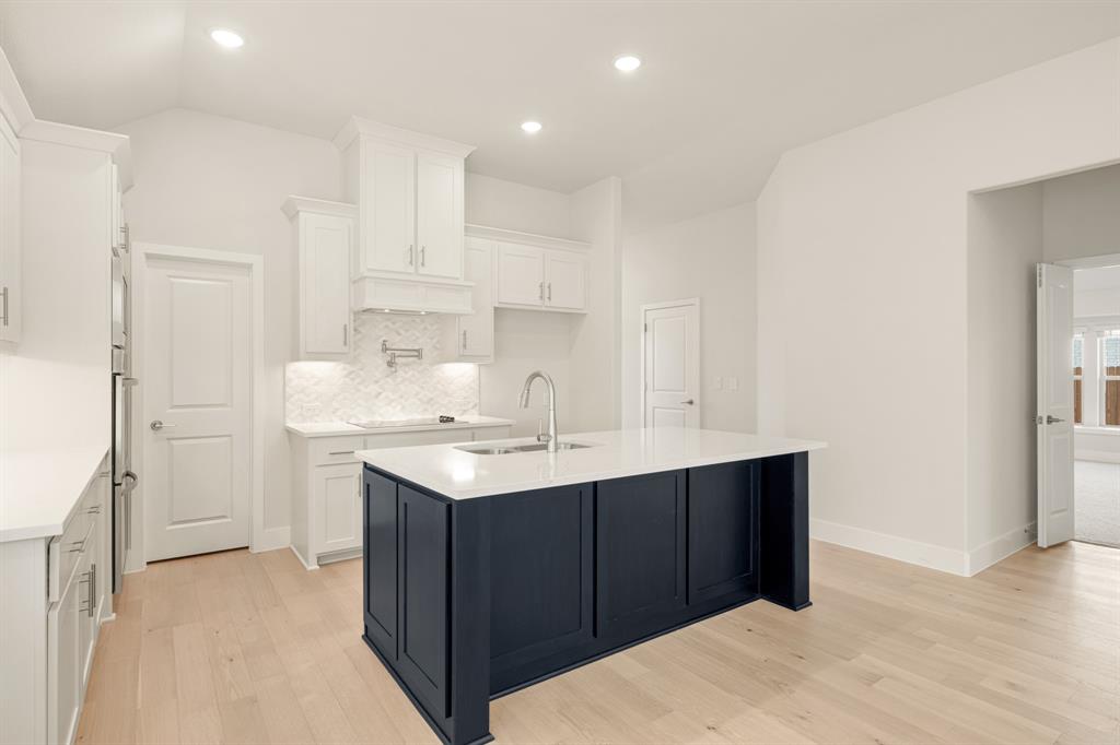 553 Red Maple Road Property Photo 11