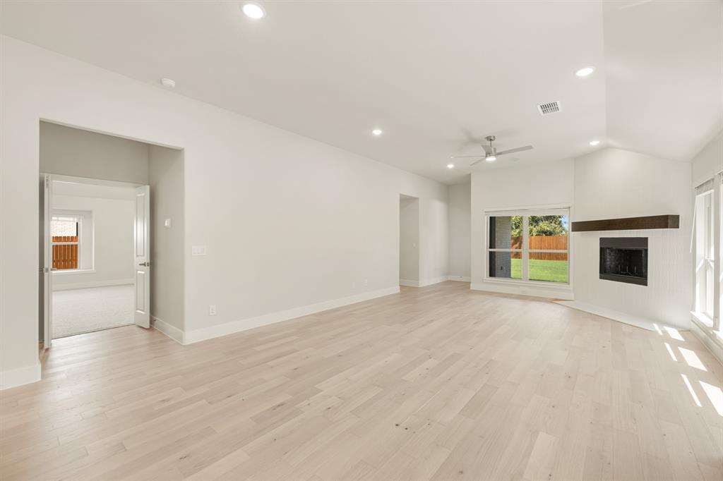 553 Red Maple Road Property Photo 14