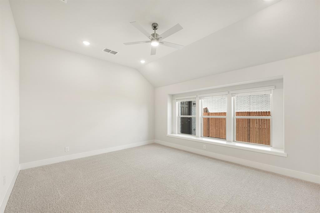 553 Red Maple Road Property Photo 15