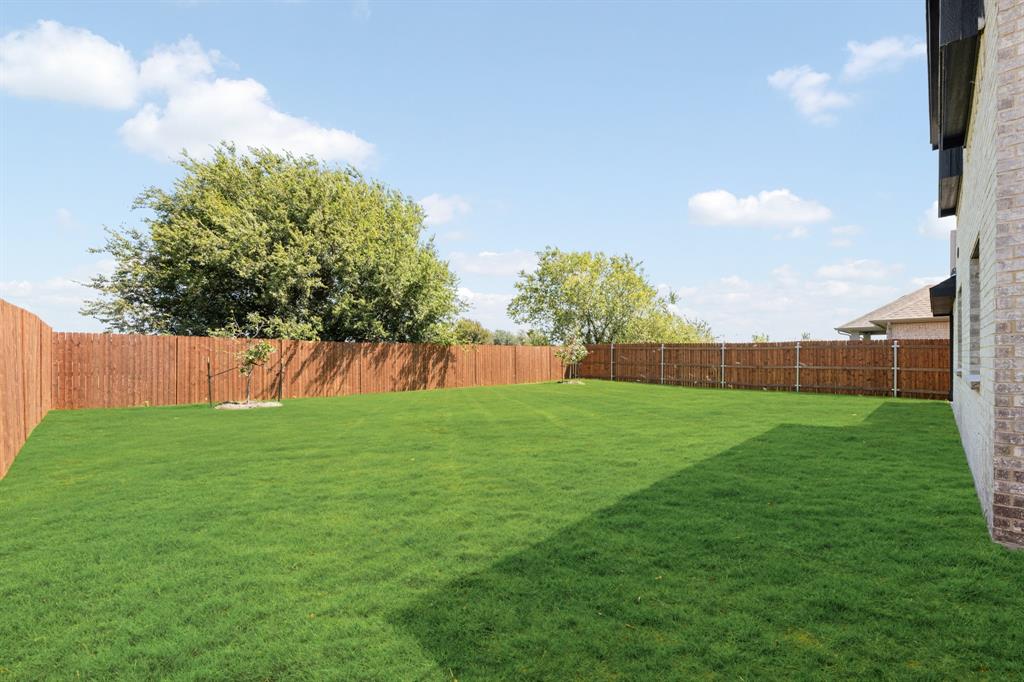 553 Red Maple Road Property Photo 30