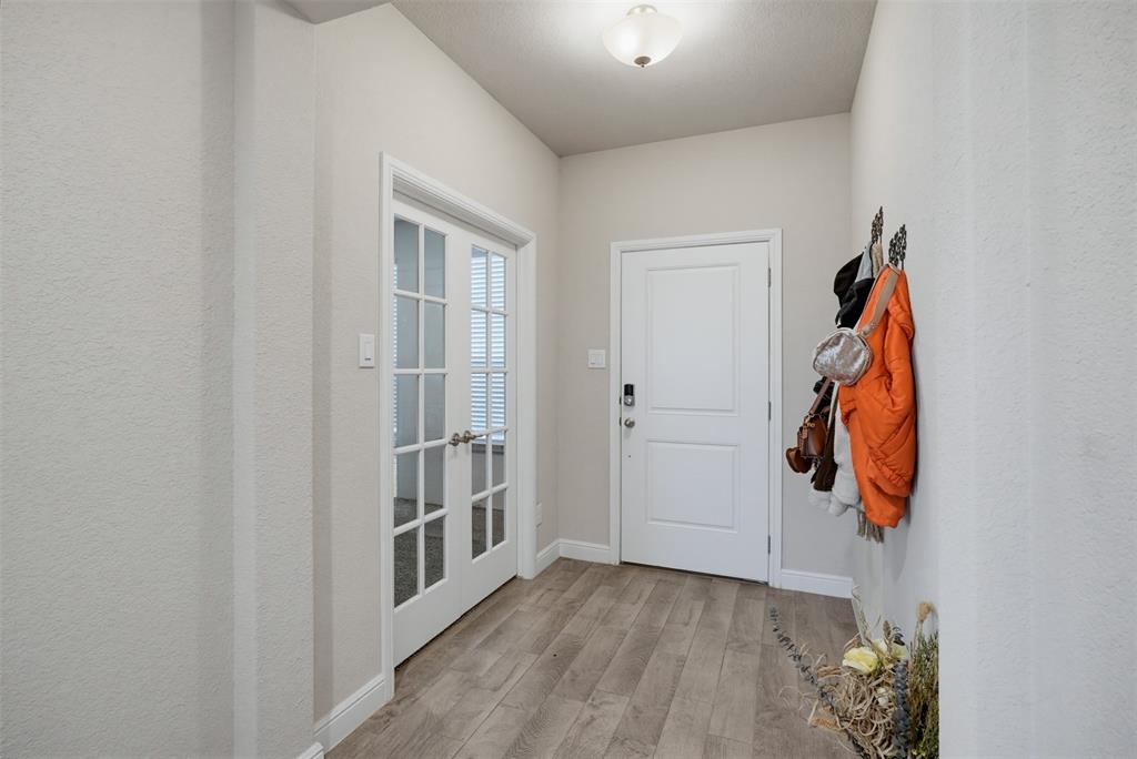 1148 Gillespie Drive Property Photo 4