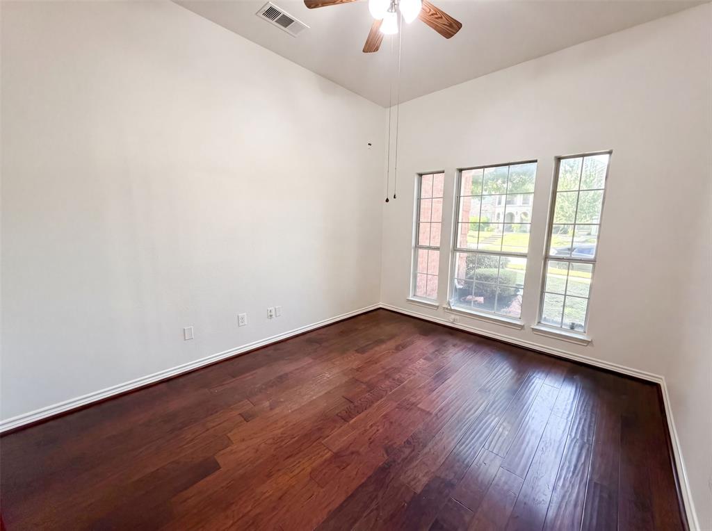 529 Olympia Street Property Photo 7