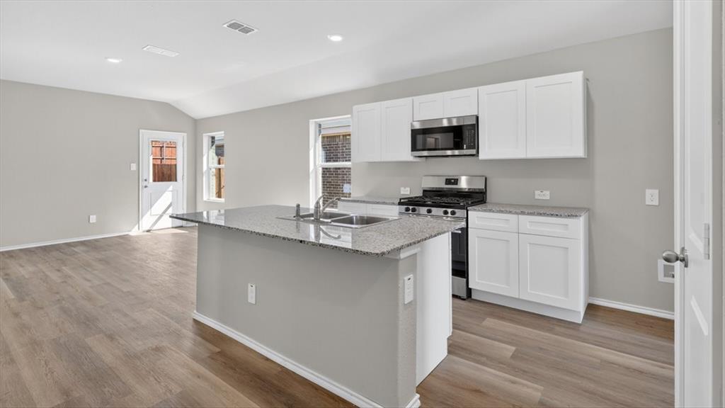 1417 Tin Roof Road Property Photo 2