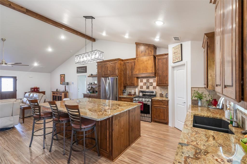 200 Pleasant Lane Property Photo 14