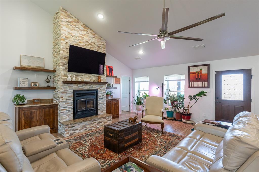 200 Pleasant Lane Property Photo 16