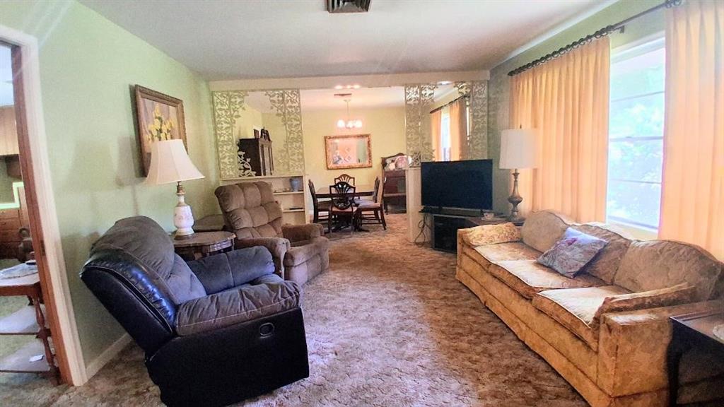 913 Lazy Lane Property Photo 4