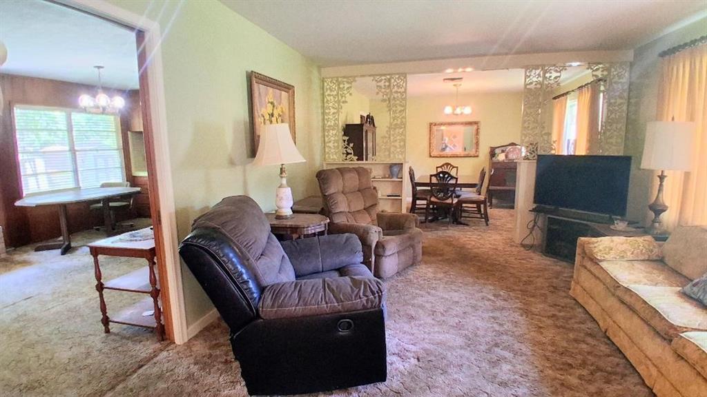 913 Lazy Lane Property Photo 5