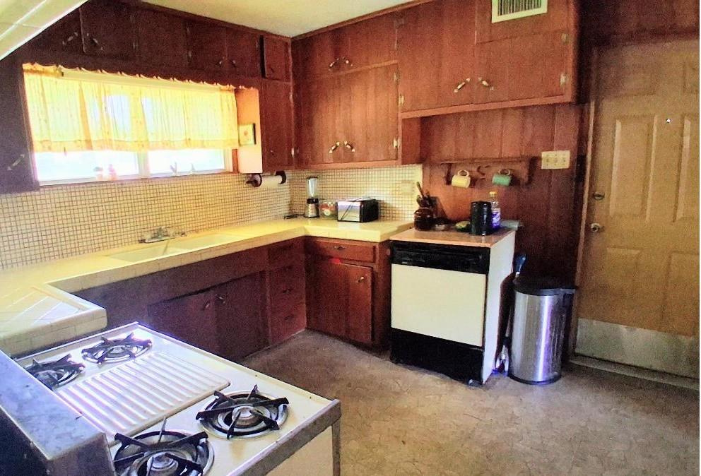 913 Lazy Lane Property Photo 13