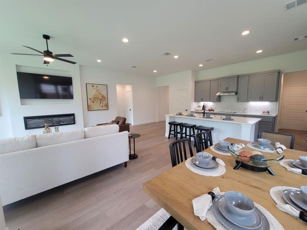 5224 Picasso Road Property Photo 8