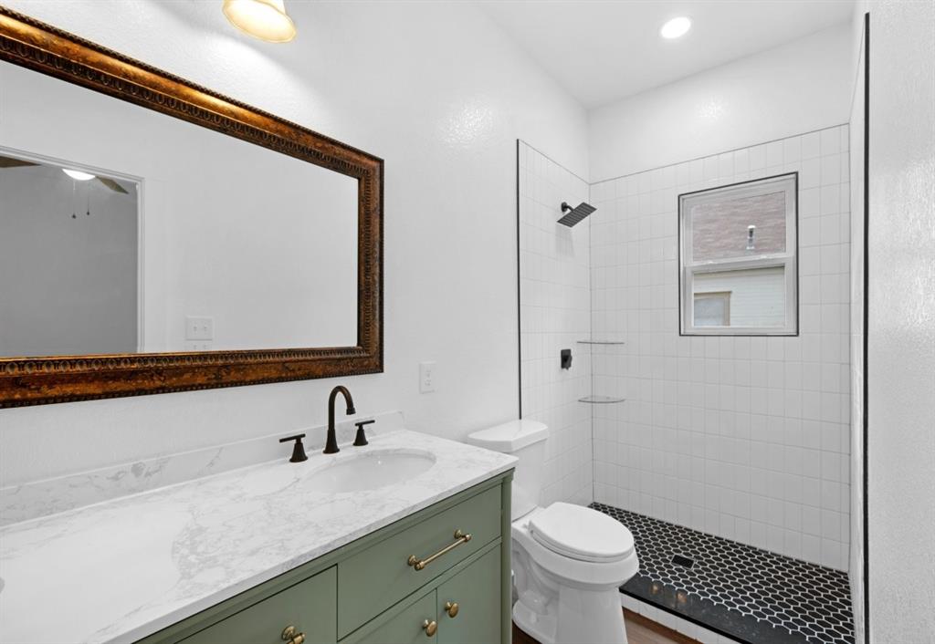 607 W 3rd Street Property Photo 9