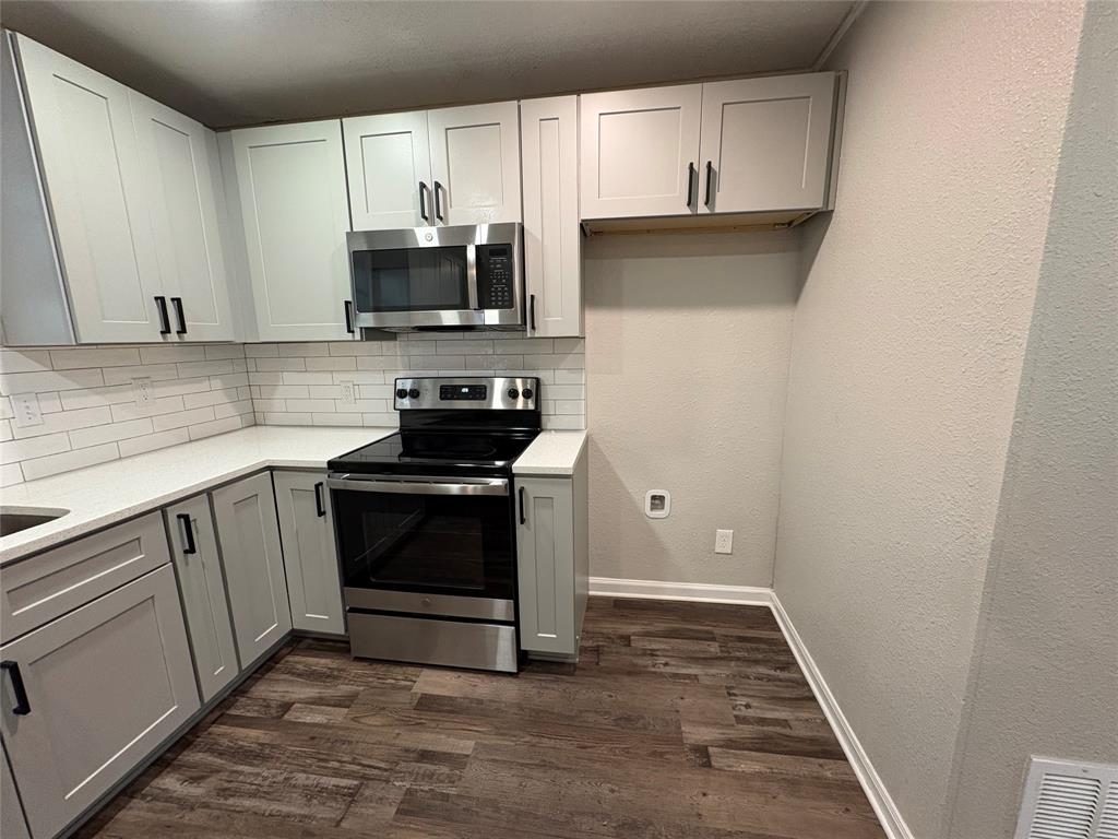 607 S Broad Street Property Photo 3