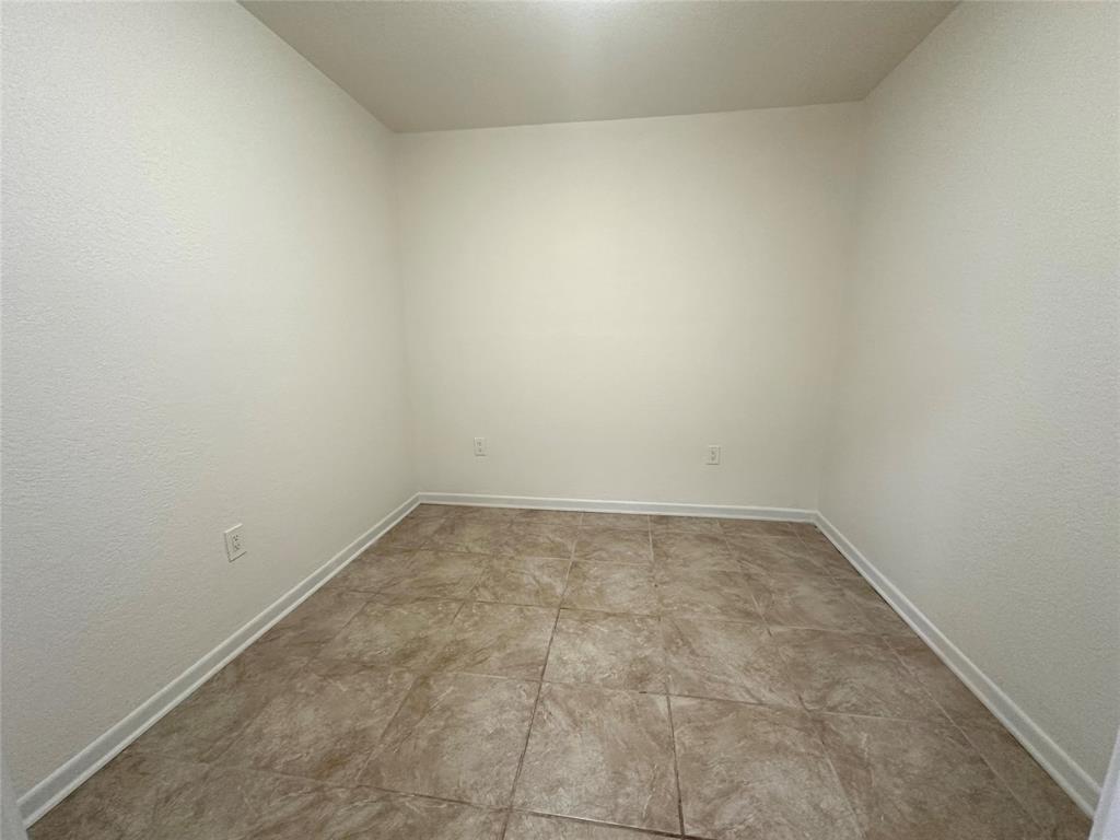1007 N Lane Street Property Photo 10